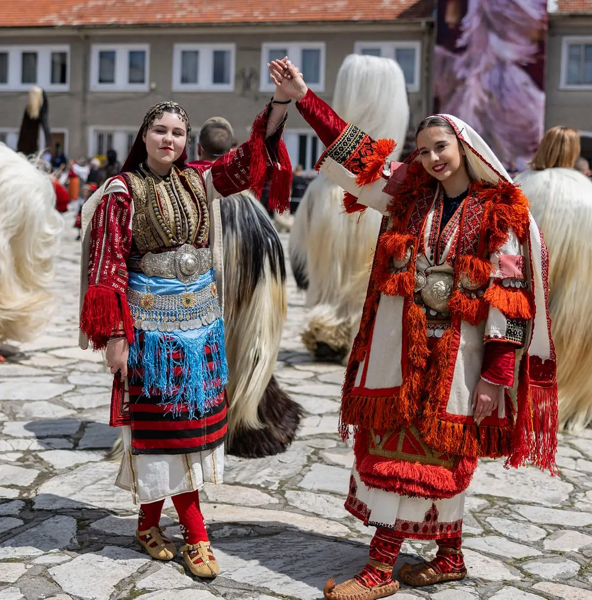 Великденски кукерски карнавал в село Елешница